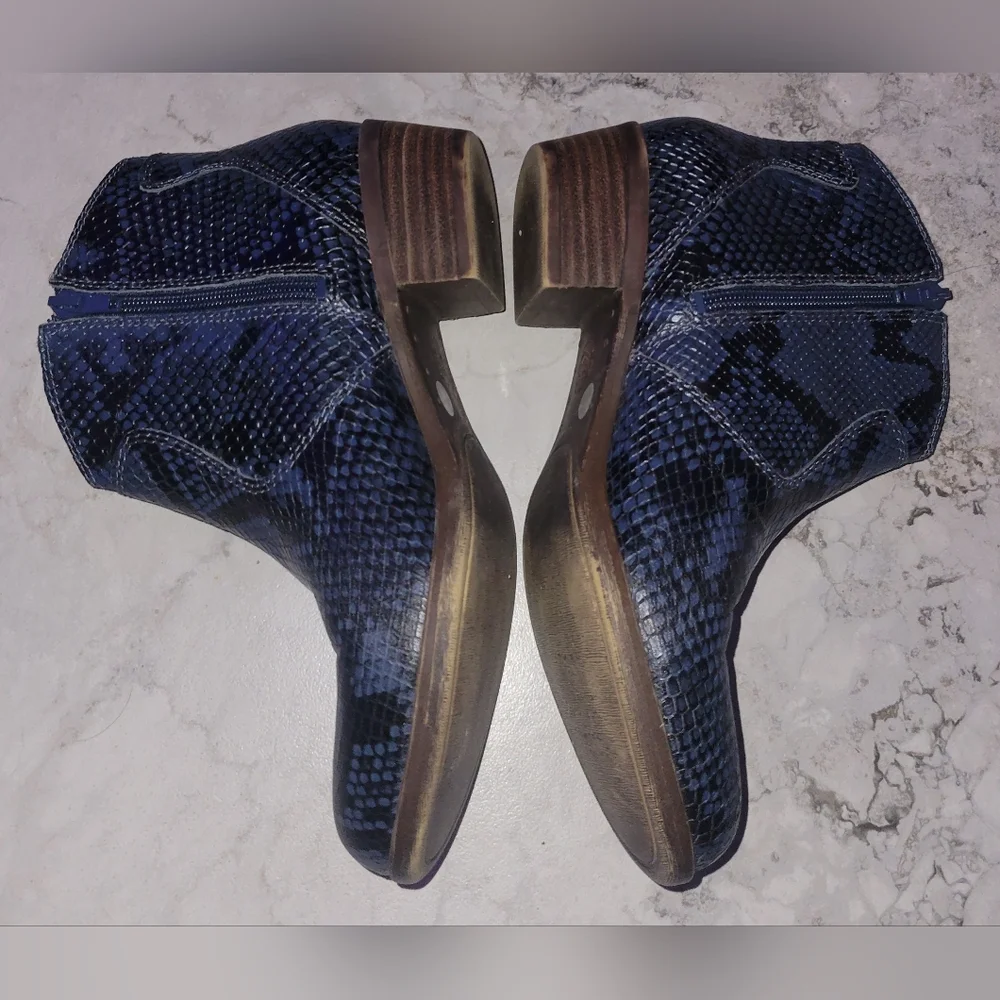 Lucky‎ Brand Belia Snakeskin Embossed Leather Western Ankle Booties Black Blue